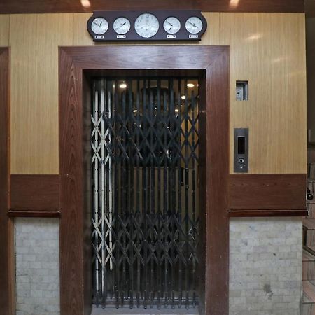 Oyo Flagship 19301 Mezbaan International Naka Hindola Hotell Lucknow Exteriör bild
