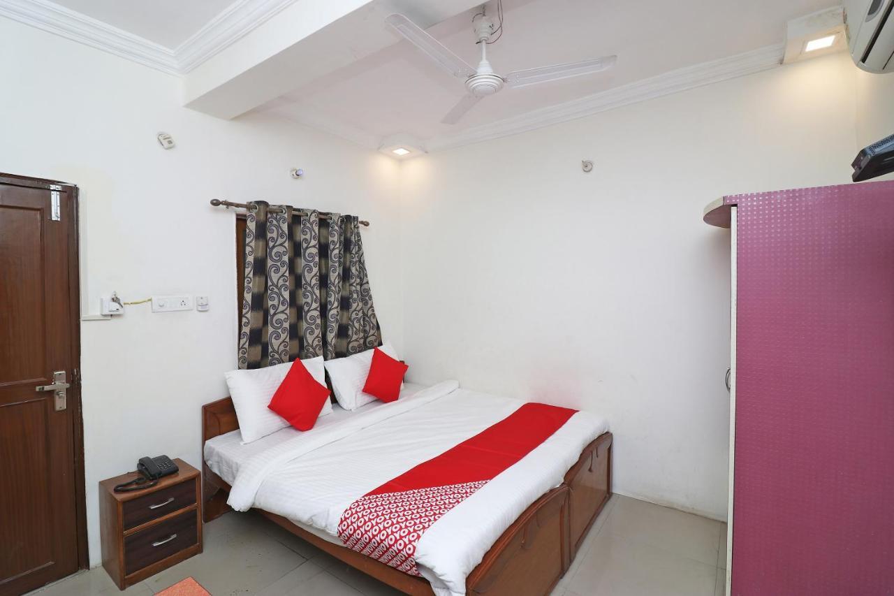 Oyo Flagship 19301 Mezbaan International Naka Hindola Hotell Lucknow Exteriör bild
