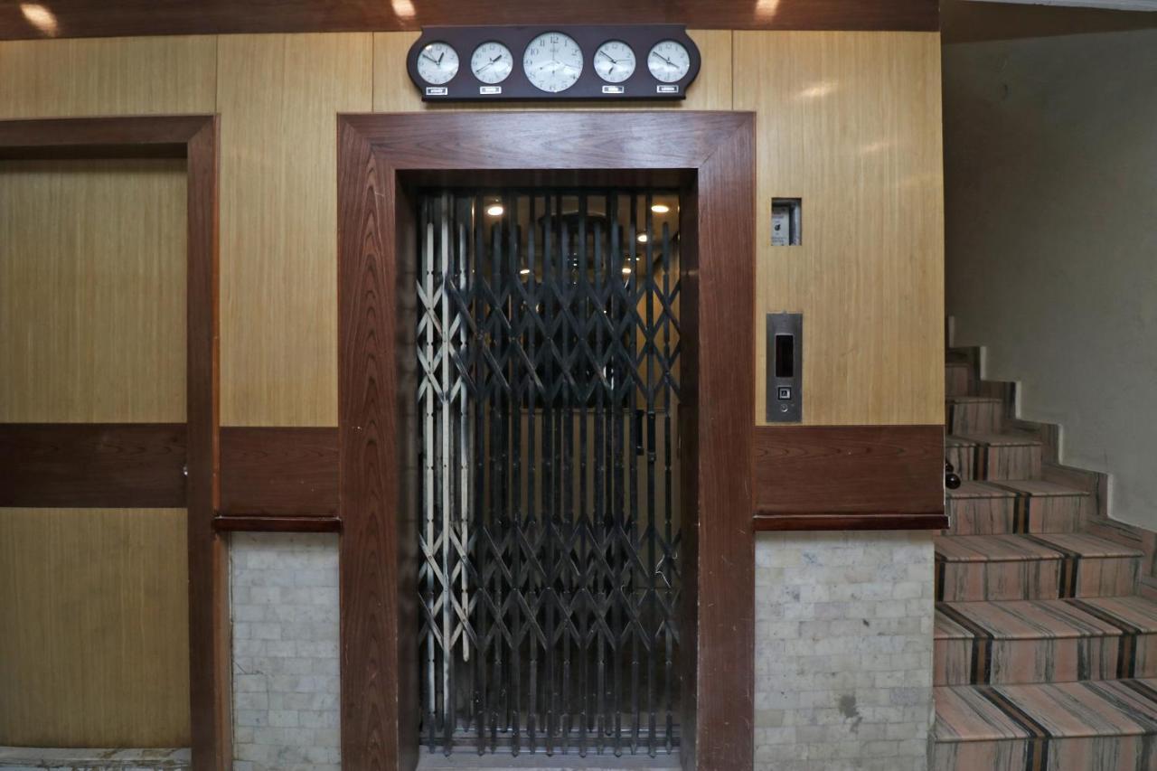 Oyo Flagship 19301 Mezbaan International Naka Hindola Hotell Lucknow Exteriör bild